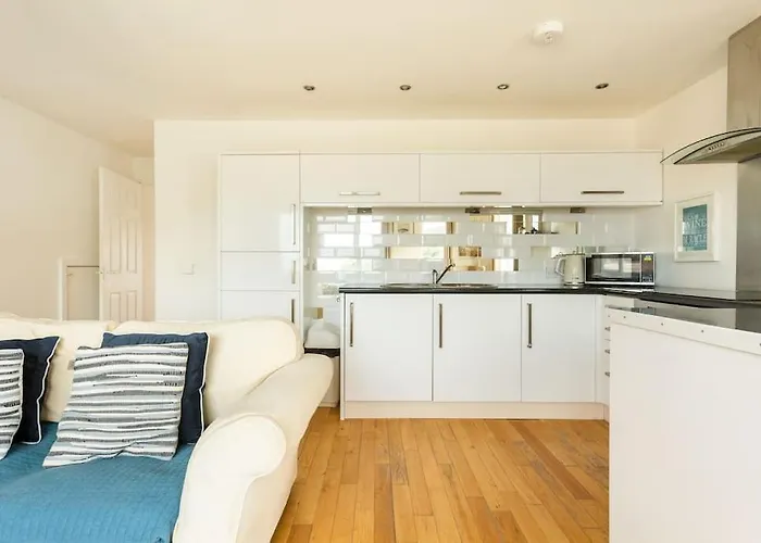 Fabulous Beach Pad Just 20 Paces From The Sea