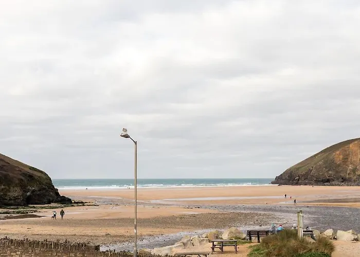 Fabulous Beach Pad Just 20 Paces From The Sea