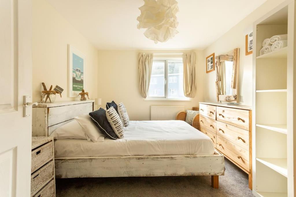 Fabulous Pad Just 20 Paces From The Sea * Mawgan Porth