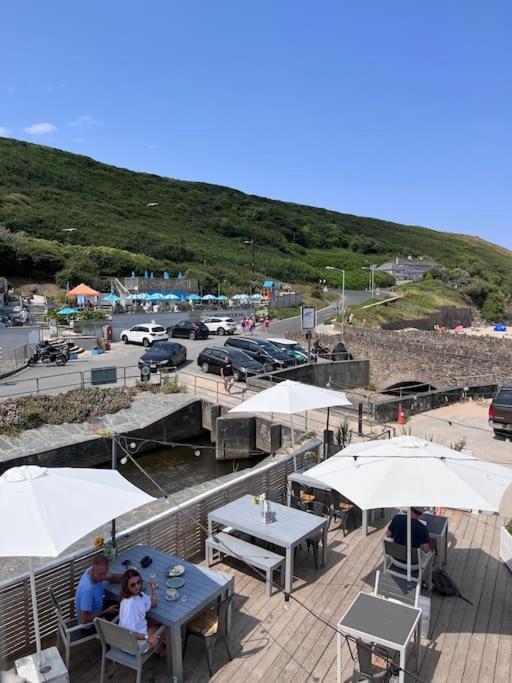 Fabulous Pad Just 20 Paces From The Sea Apartment Mawgan Porth