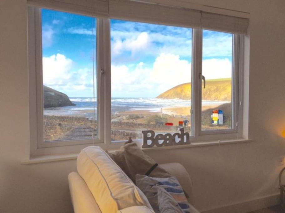 Fabulous Pad Just 20 Paces From The Sea *