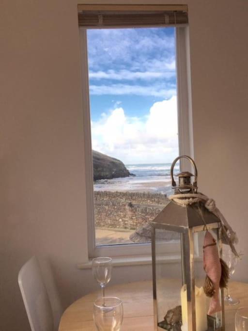Fabulous Pad Just 20 Paces From The Sea Apartment *