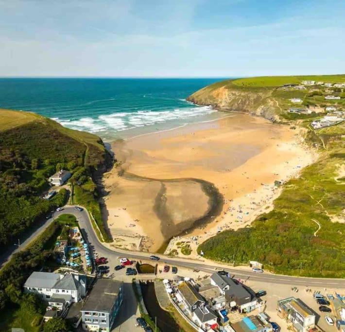 Fabulous Pad Just 20 Paces From The Sea Mawgan Porth
