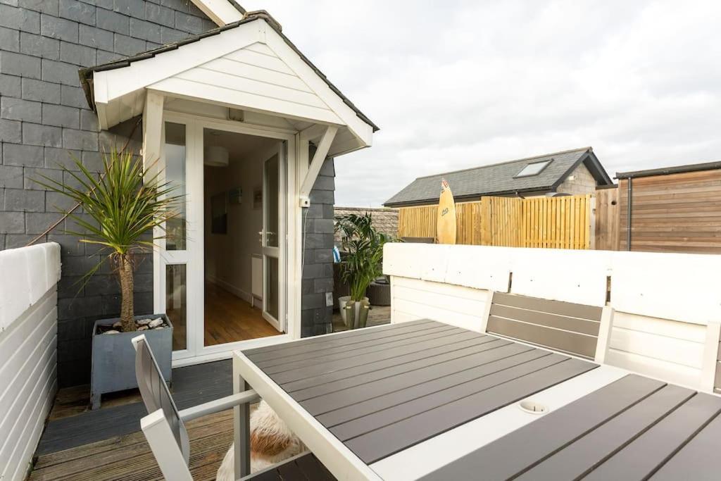 Fabulous Pad Just 20 Paces From The Sea