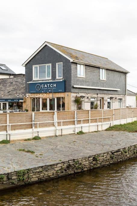 Apartment Fabulous Pad Just 20 Paces From The Sea Mawgan Porth