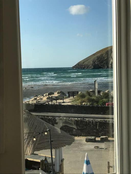 Fabulous Pad Just 20 Paces From The Sea Apartment *